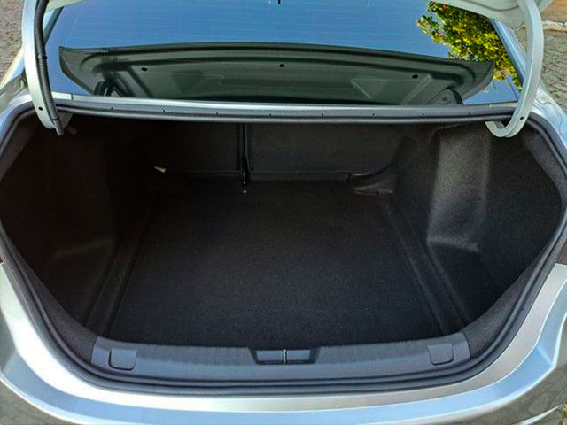 Transfer Rio X Petrópolis - Mala do carro que fará o transporte, muito espaçosa.